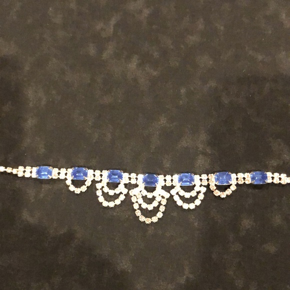Vintage rhinestone necklace with blue accents - Picture 4 of 4